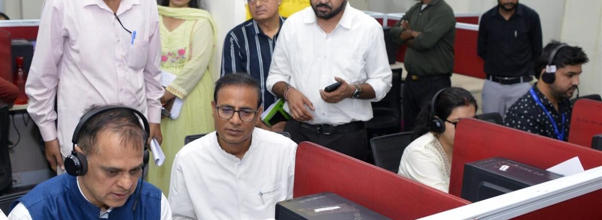 राजस्थान संपर्क 181 केंद्र का मुख्य सचिव ने किया दौरा